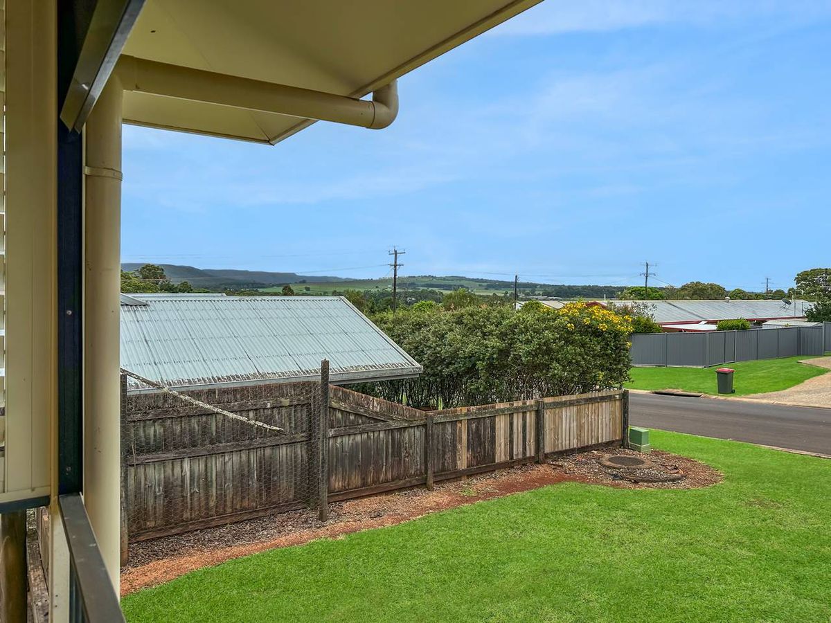 7 Waller Street, Atherton