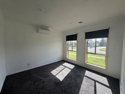 9 Swallow Street, Werribee