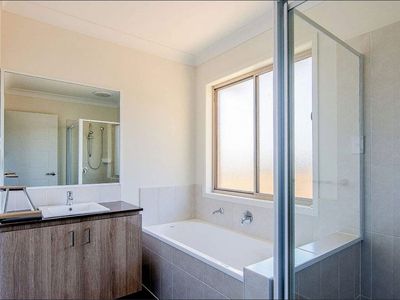 5 Sidney Court, Logan Reserve