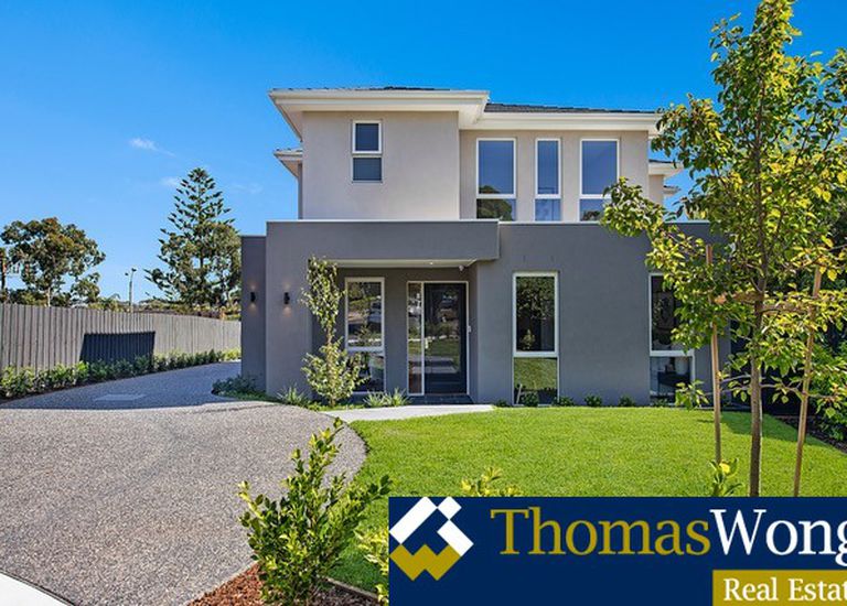 1 / 2  Doorawarrah Court, Mount Waverley