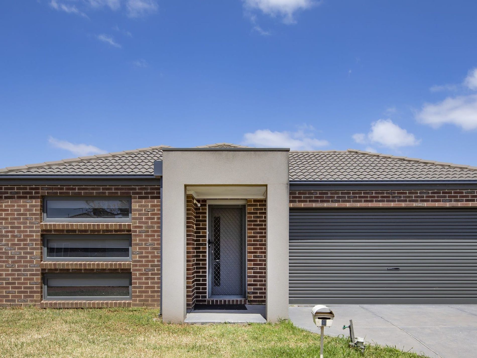4 Billabong Crescent, Tarneit