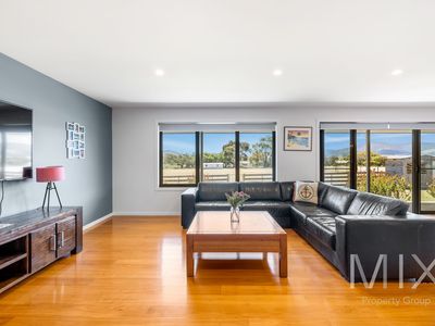 99 Bakers Road, Penna