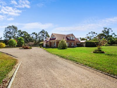 21  Hampton Court, Longford