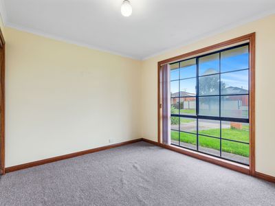 2 / 229 Shaws Road, Werribee