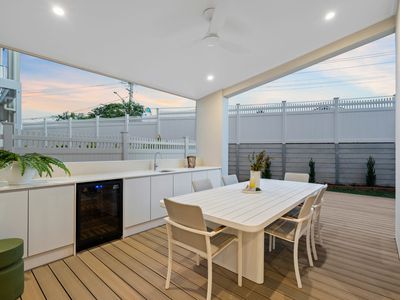 6 Primrose Parade, Wynnum West