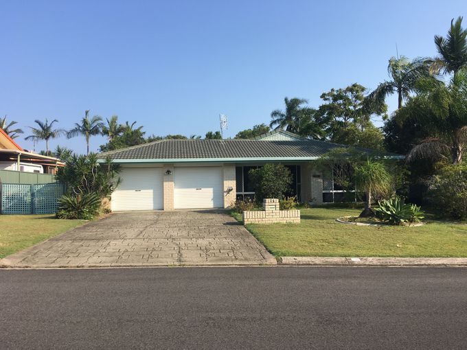 25 Poinciana Avenue, Mooloolaba