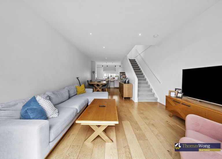 76 Central Park Walk, Cheltenham