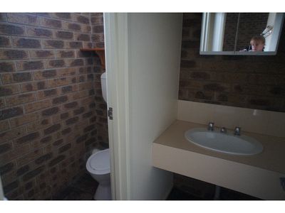 2 / 31 - 33 O'Callaghans Prd, Horsham