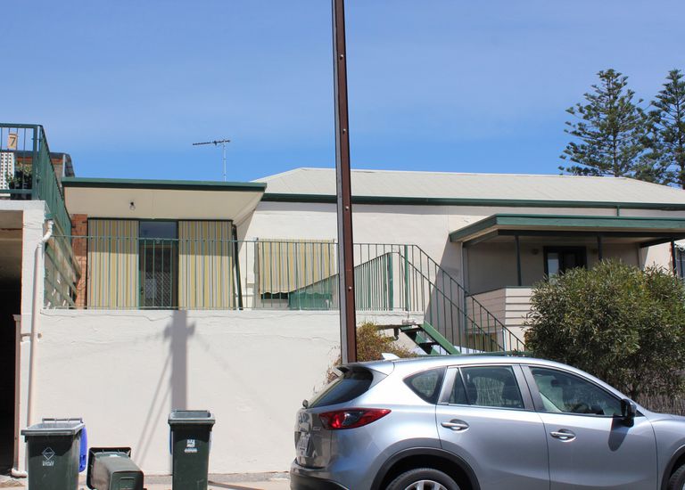 9 / 58 Esplanade, Semaphore