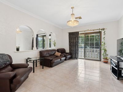 15 Glenbrook Road, Thornlie