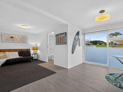 1/64 Seaview Road, Castor Bay