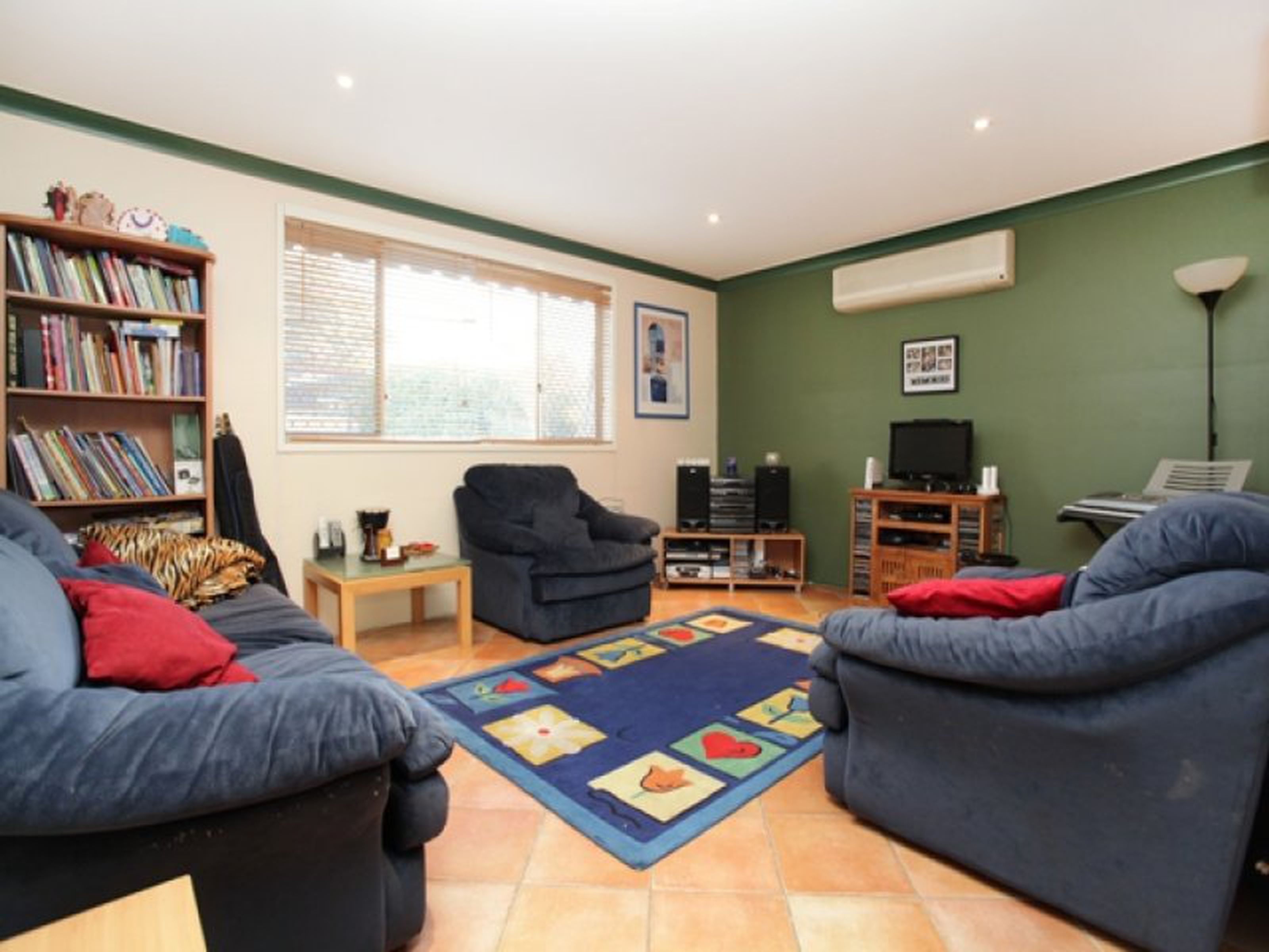 8 Jasmine Close, GLENMORE PARK
