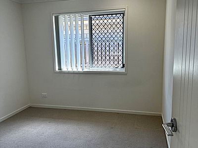 25 Oxbow Crescent, Lawnton