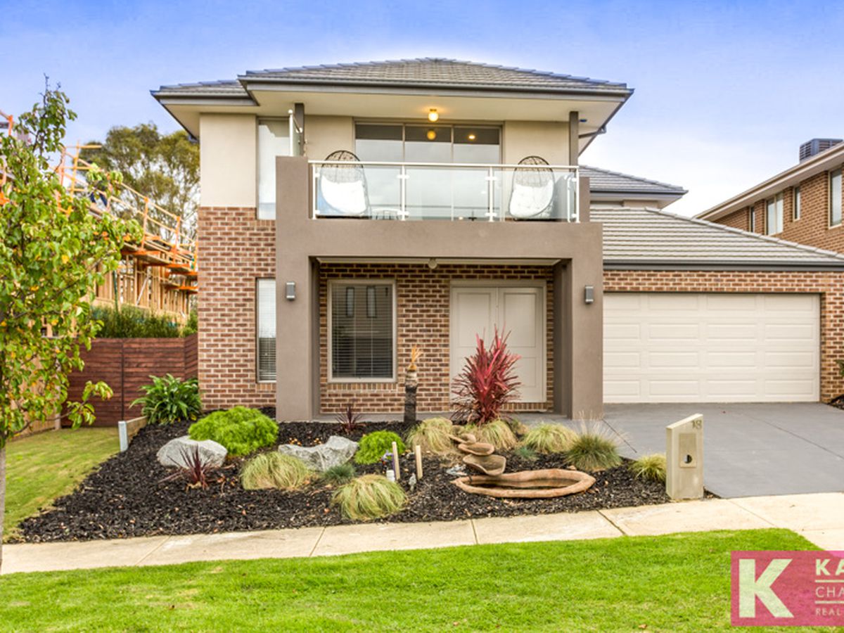 18 Flemington Rise, Officer Kaye Charles Real Estate