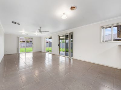 6 Langholme Court, Sale