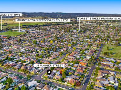 1 / 4 Mauger Street, Wendouree