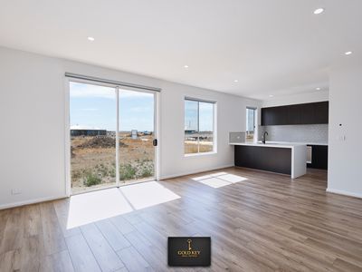 8 Beveridge Circuit, Armstrong Creek