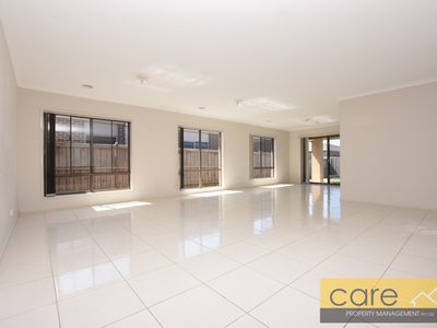 38 Peridot Avenue, Officer