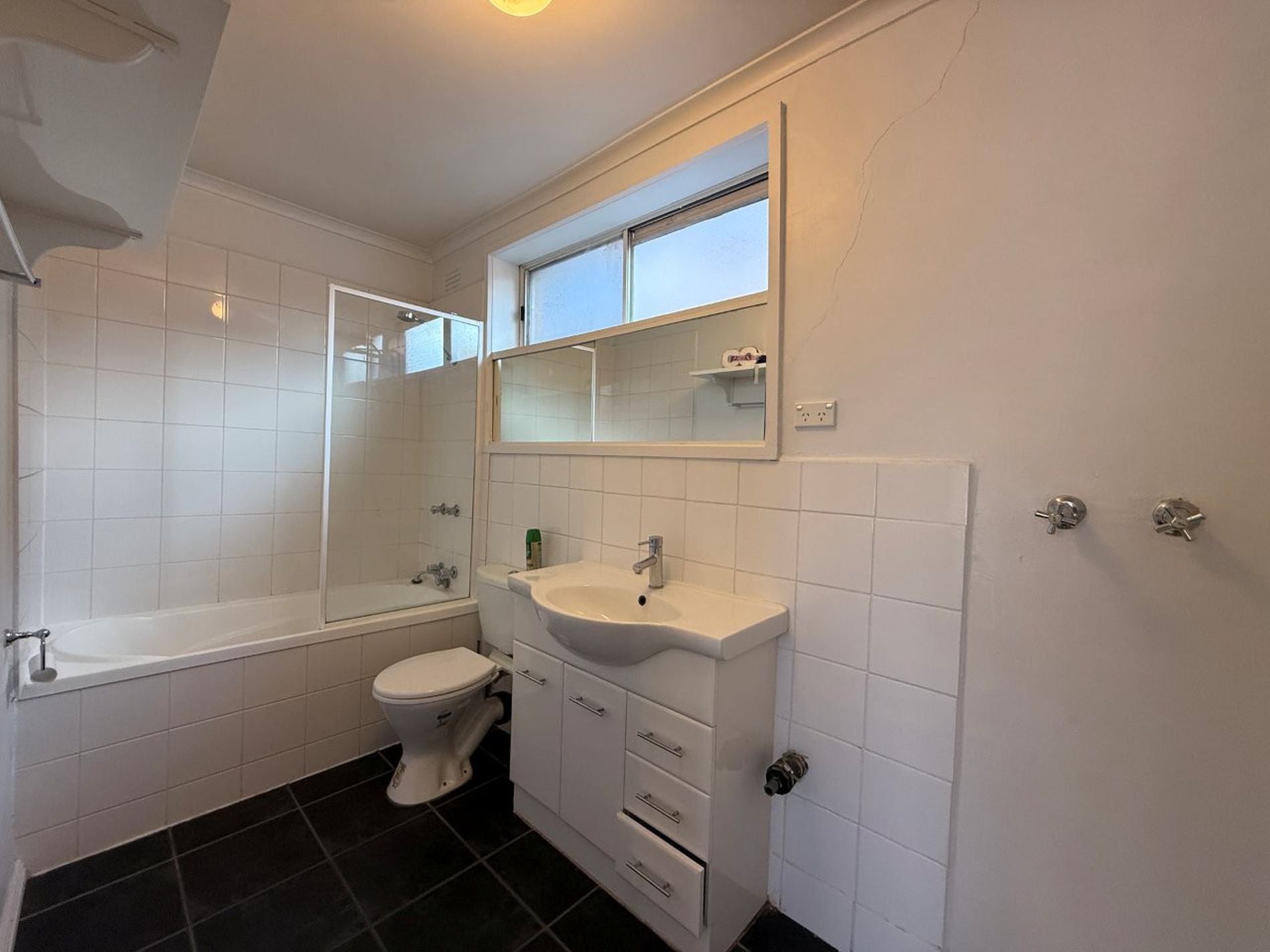 1 / 15 Beaumont Parade, West Footscray