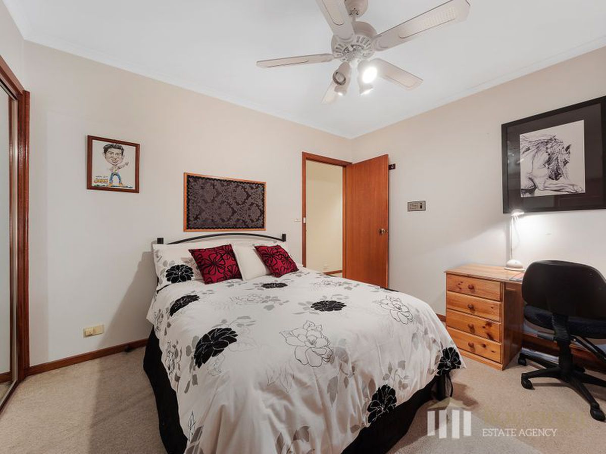 17 Bellbrook Drive, Dandenong North