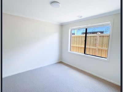 48 Lynwood Dr, Thornhill Park