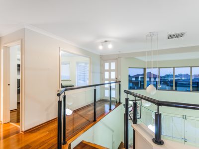 60 Whitfeld Terrace, Winthrop