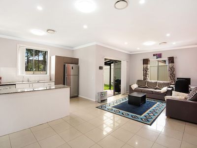 11 / 18-20 Girraween Road, Girraween