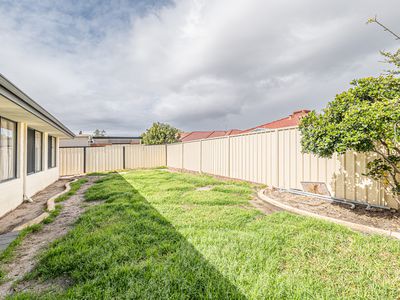 22 Mary Mackillop Glen, Queens Park