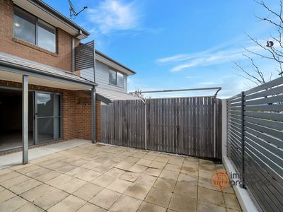 46 / 41 Lawrenson Circuit, Jacka