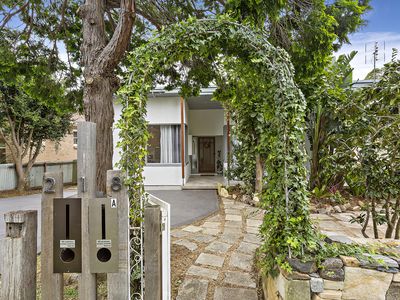 218 Farmborough Road, Farmborough Heights