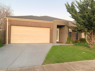 6 Red Robin Road, Truganina