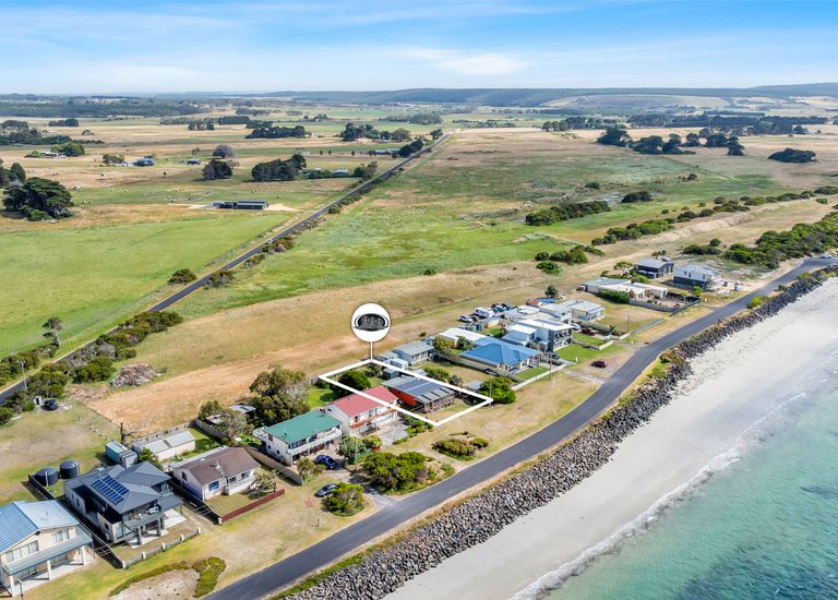 17 Beach Road, Portland