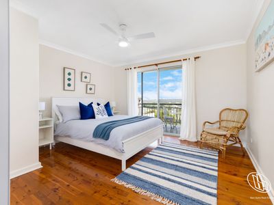 11 Hillcrest Avenue, North Narooma