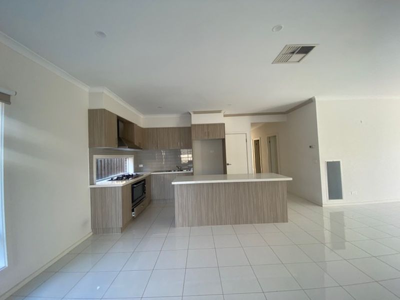 8 Gooseberry Rd, Aintree