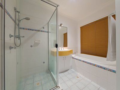 22 Manor Cres, Wakerley