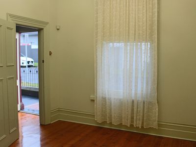 1 Raglan Street, Newtown