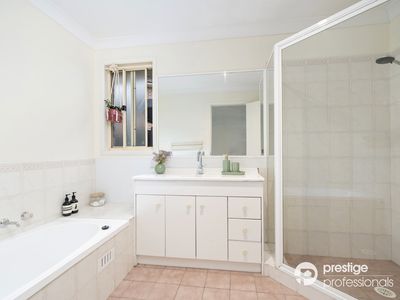 9 Lomond Court, Wattle Grove