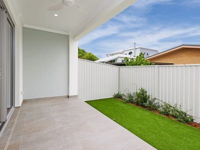1 / 19 Oleander Avenue, Biggera Waters