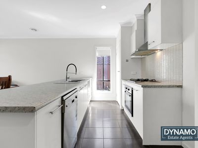 24 Huntingfield street, Craigieburn