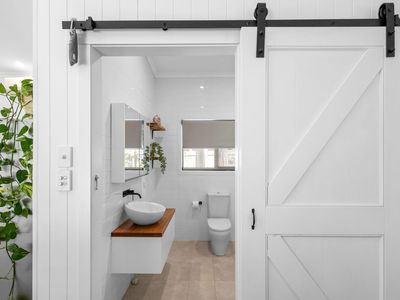 53 Stratford Park Drive, Pomona