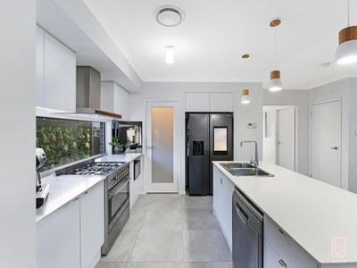 4 Freesia Way, Hamlyn Terrace