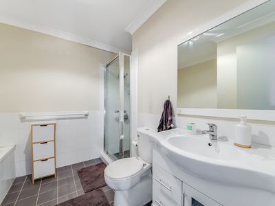 3 / 8 Mint Close, Casula