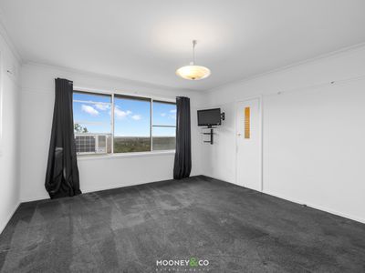 8 Vernon Road, Beaconsfield