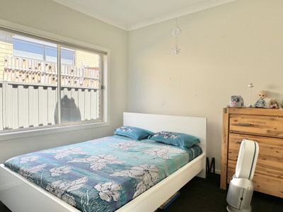 10 Brockwell Crescent, Manor Lakes