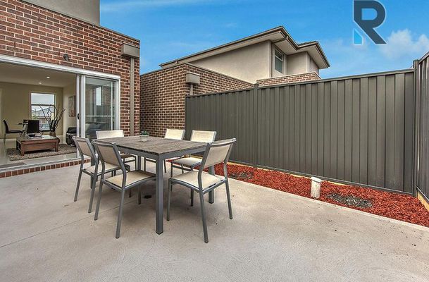 97 Horizon Boulevard, Greenvale