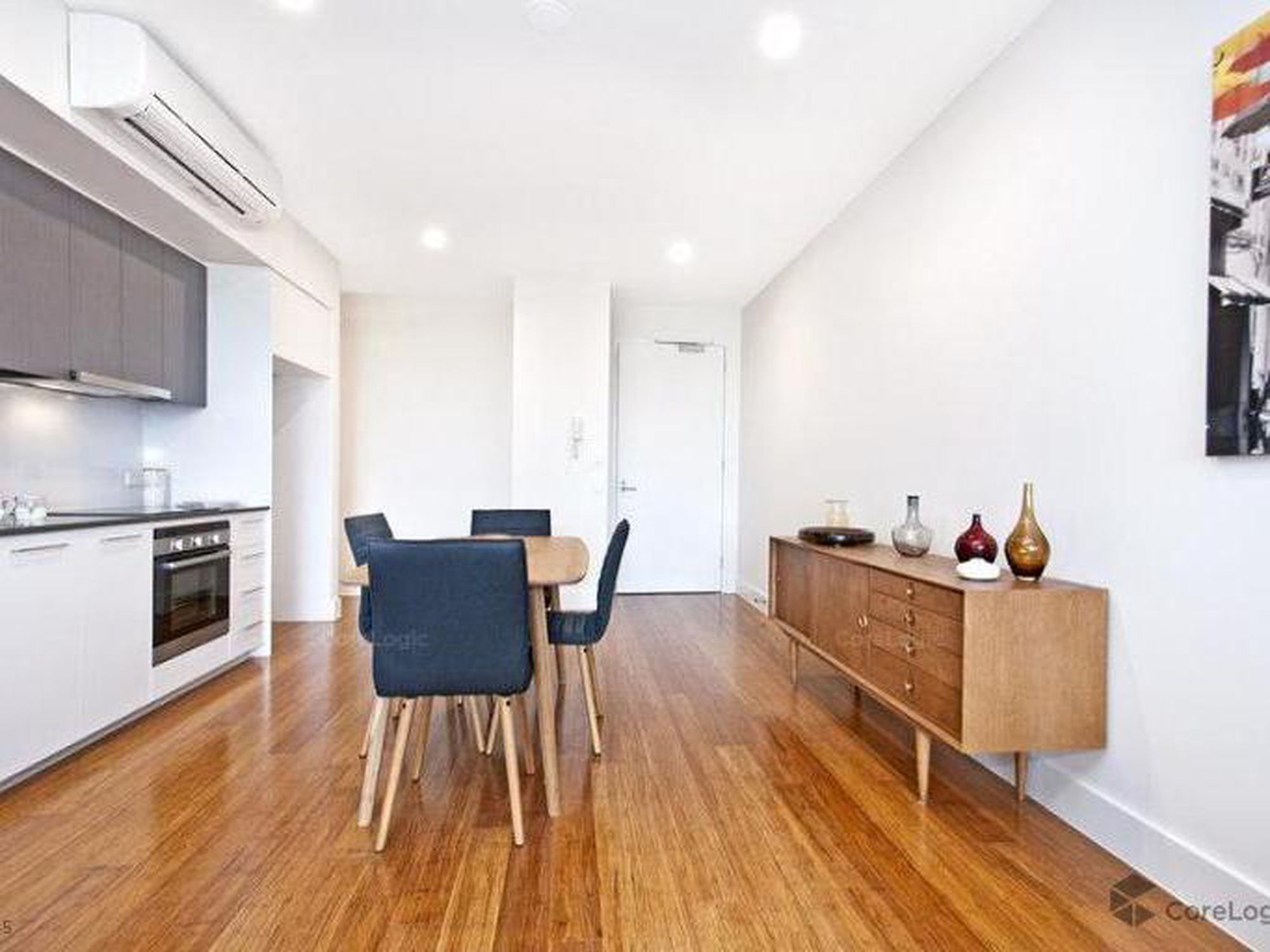 305  301 St. Clair Avenue, St Clair