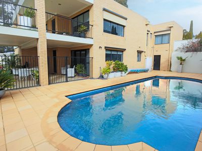 6 Knox Court, Kennington