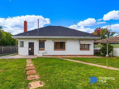 8 Hunter Street, Golden Square