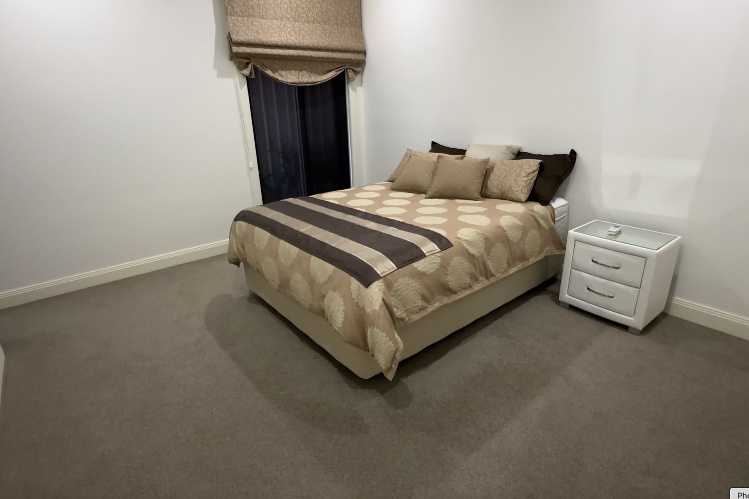 145 Barnes Boulevard, Horsham