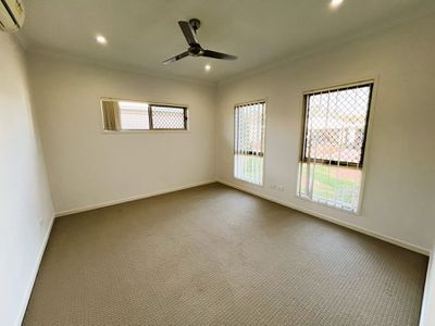 16 Wedge Tail Court, Griffin
